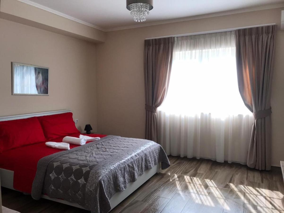 Real Hotel *